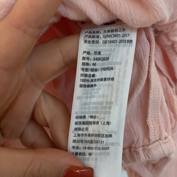 Light Pink Flowy Hollister Shirt With Flowers - Picture 6 of 9